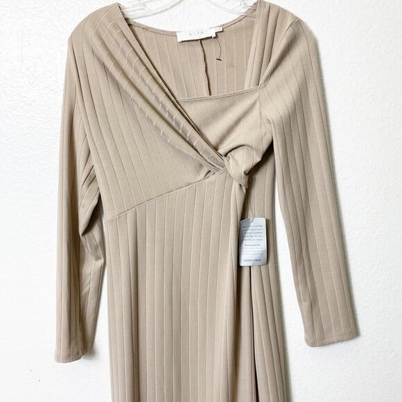 ASTR Ribbed Longsleeve Women Dress Size MEDIUM BRAND NEW - Picture 2 of 4